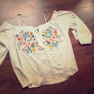 Fashion to Figure off the shoulder top size 2